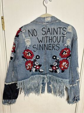 Wren in Glory No Saints Without Sinners Distressed Embroidered Womens Small M